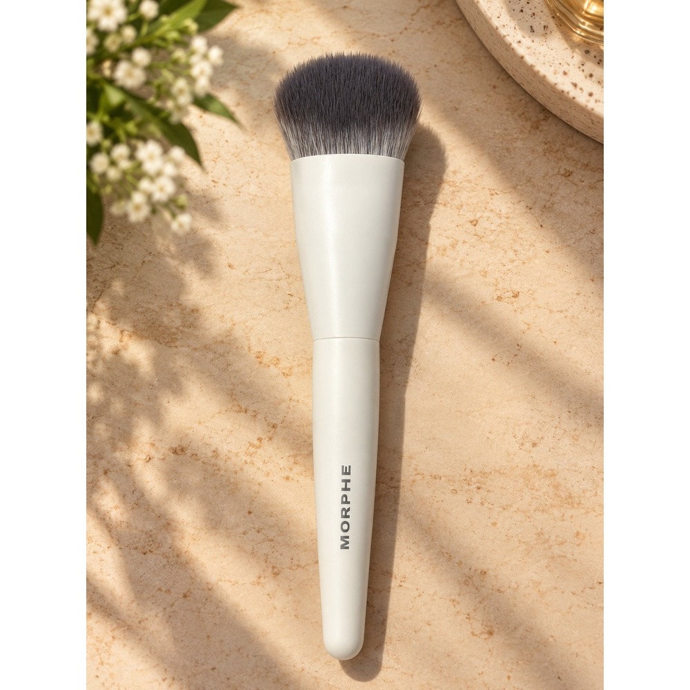 Morphe M240 Angled Liquid Bronzer Brush White Synthetic Stippling Bristles